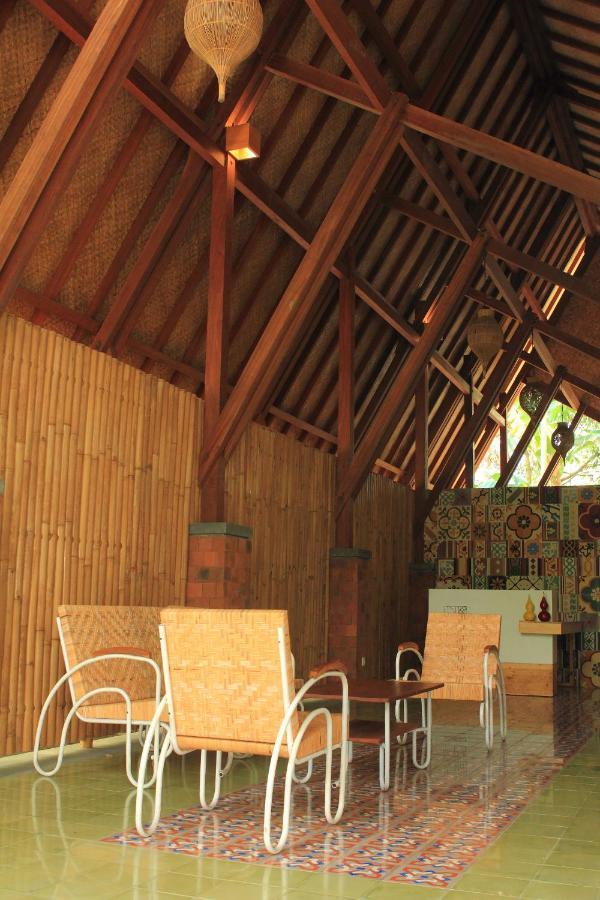 Komoreya Guesthouse Kejayan Екстериор снимка