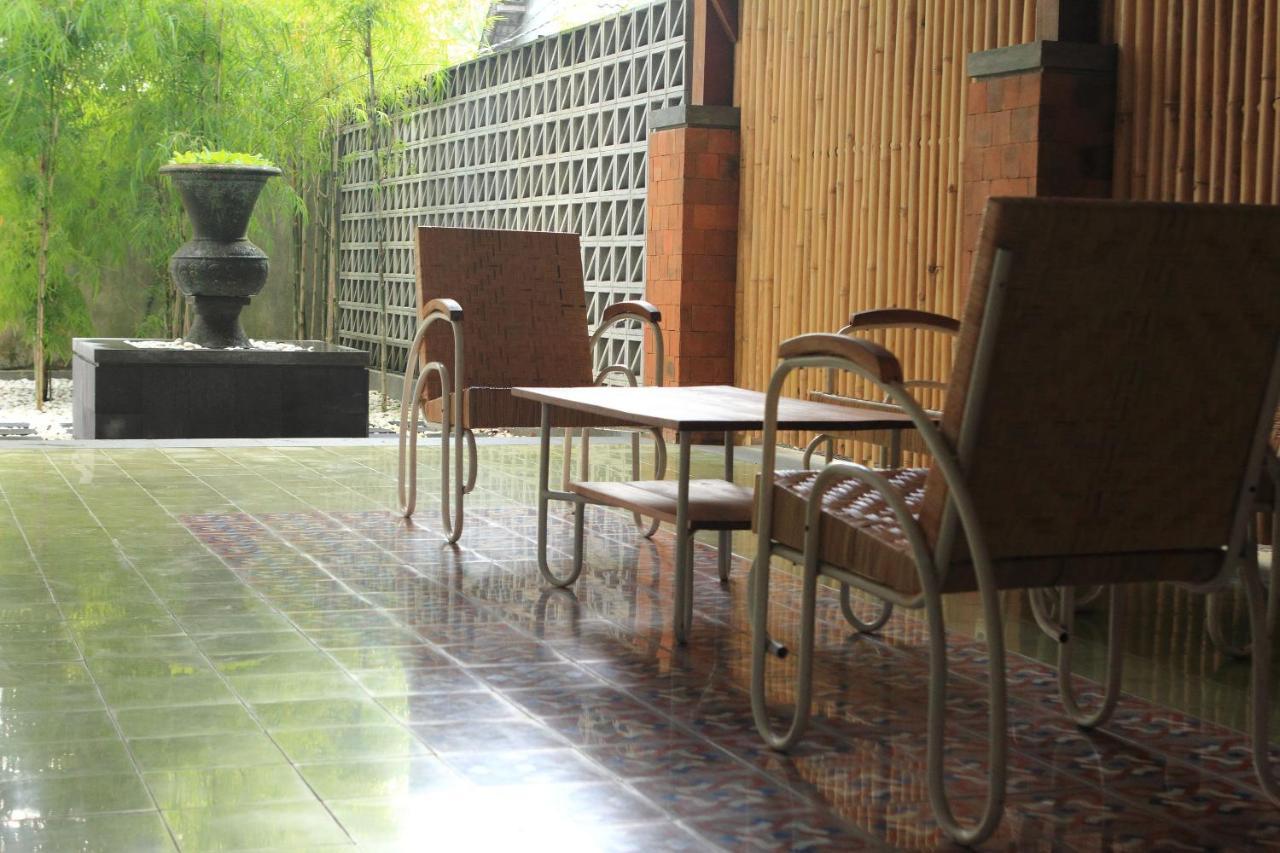 Komoreya Guesthouse Kejayan Екстериор снимка