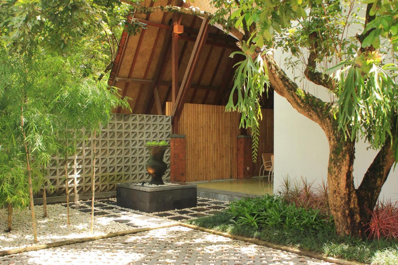 Komoreya Guesthouse Kejayan Екстериор снимка